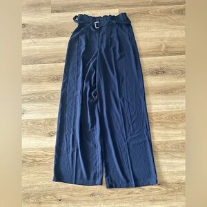JustFab Woman’s High-Waist Wide-Leg Navy Pants with Belt - Size XS- LIKE NEW